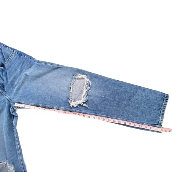 Levi’s Jeans Women’s Size 27 Low Pro Straight Distressed Medium Wash Blue Pants