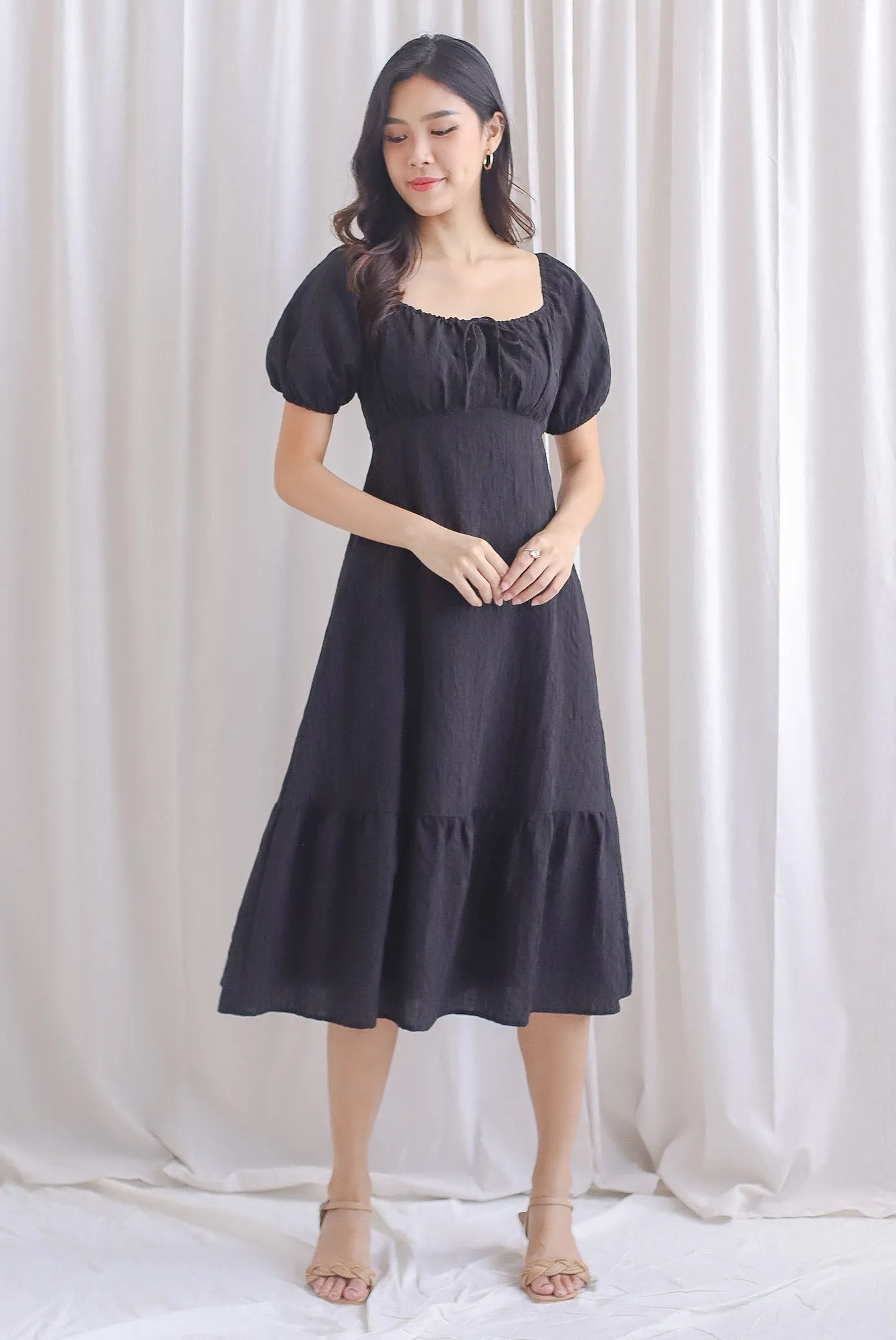 Patti Texture Puffy Sleeve Tie Midi Dress In Black